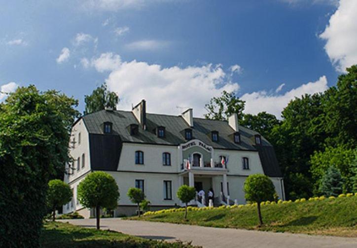 Hotel Palac W Myslecinku Быдгощ Экстерьер фото