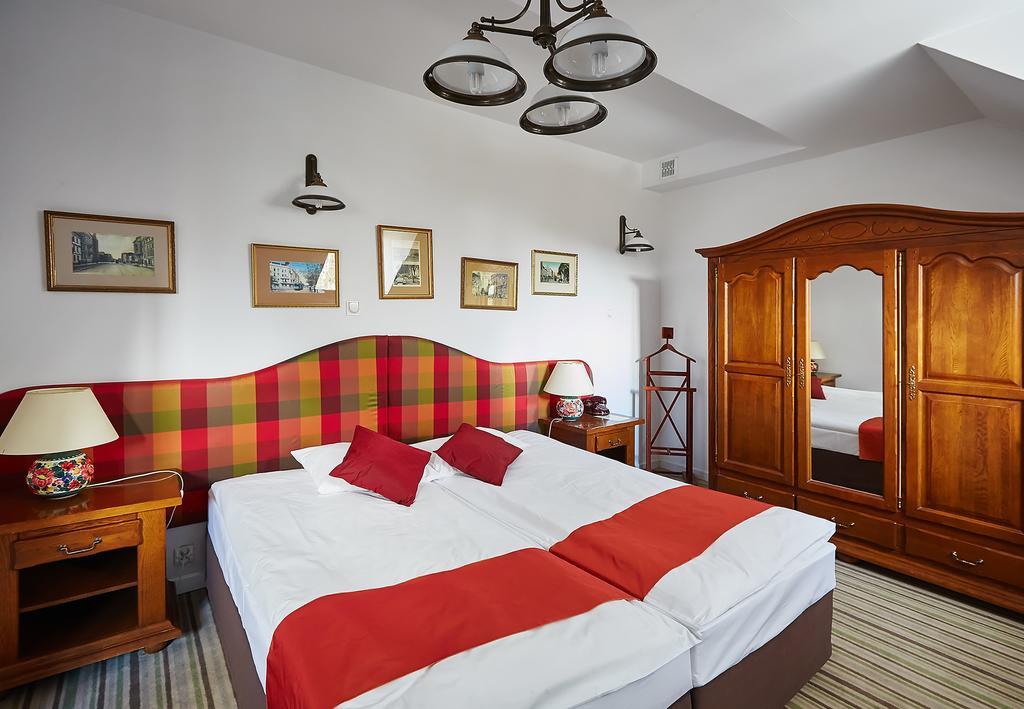 Hotel Palac W Myslecinku Быдгощ Экстерьер фото