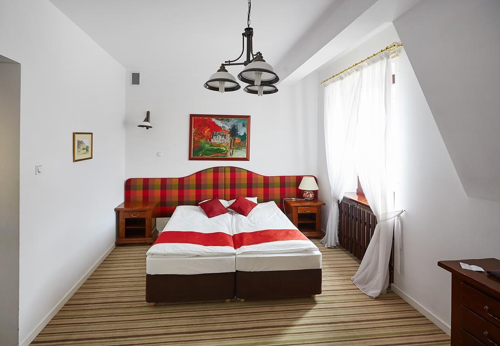Hotel Palac W Myslecinku Быдгощ Экстерьер фото