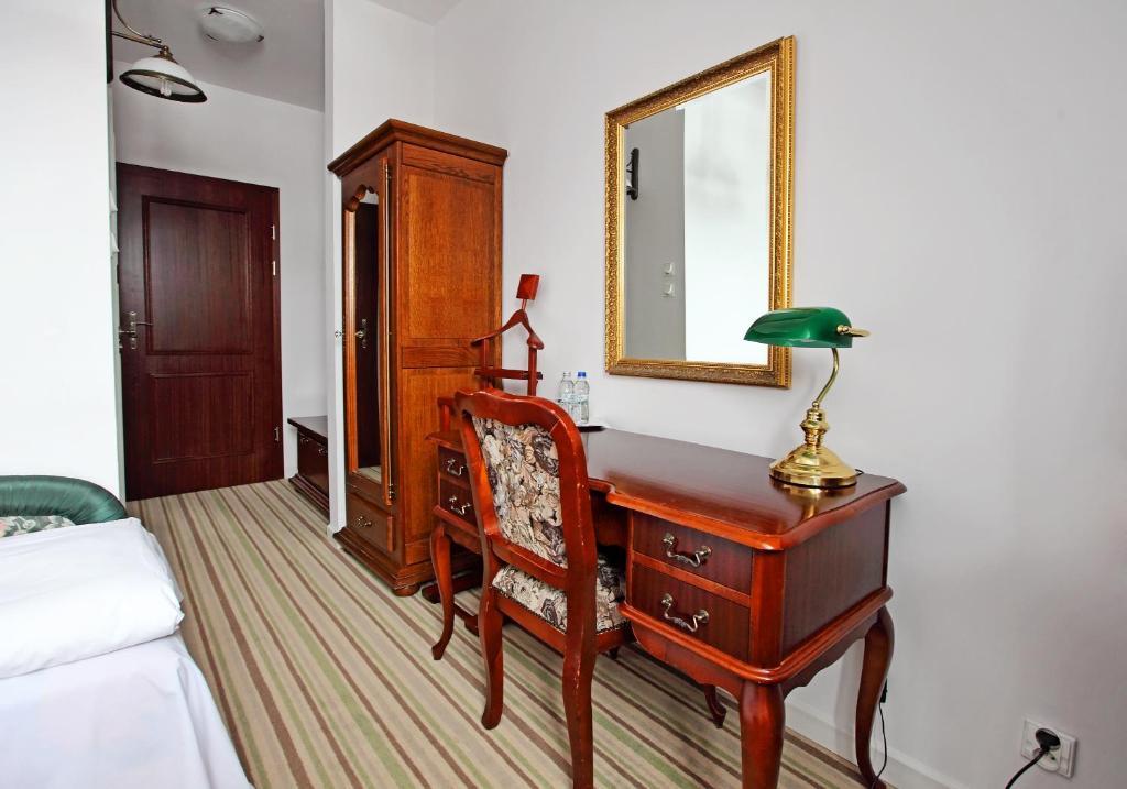 Hotel Palac W Myslecinku Быдгощ Номер фото