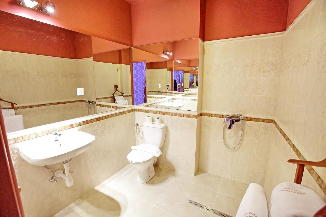 Hotel Palac W Myslecinku Быдгощ Номер фото